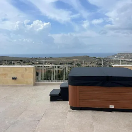 Sunset Edge - 77 Retreats Holiday home Ghajn Tuffieha
